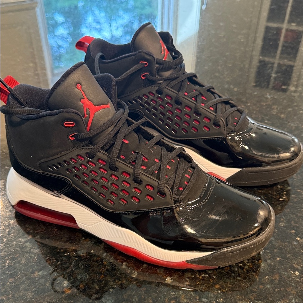 Jordan Maxin 200 Mens Basketball Shoes Black/Gym Red-White CD6107 001 2019